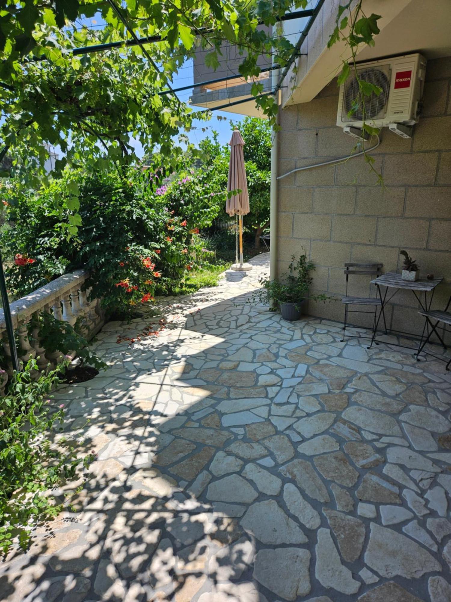 Apartmani Tatjana Rab Town Exterior foto